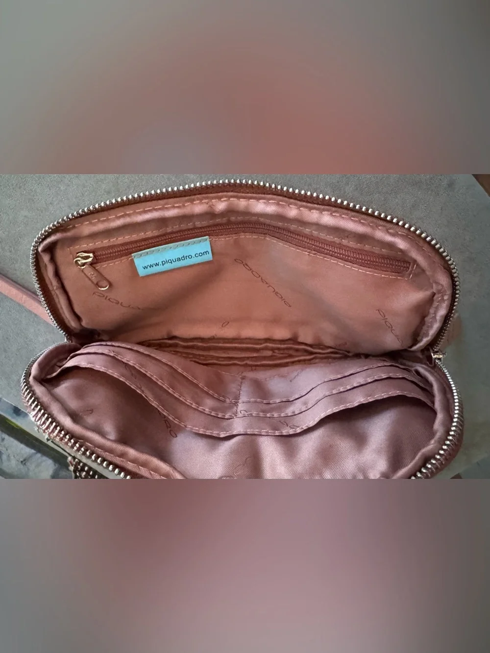 Piquadro camel colored